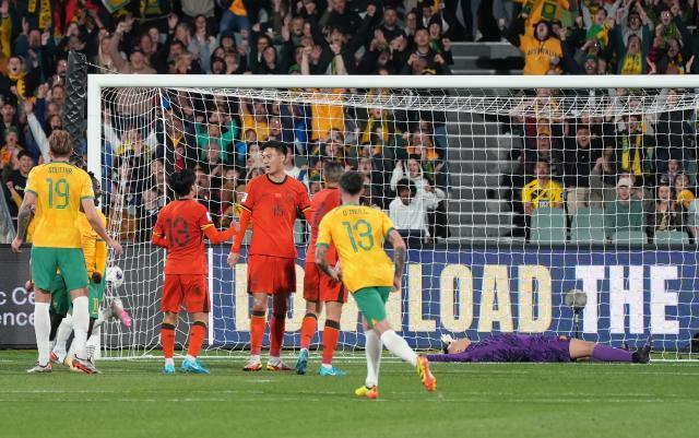 无奈无语！国足汇集失败要素 输沙特剧情重复上演